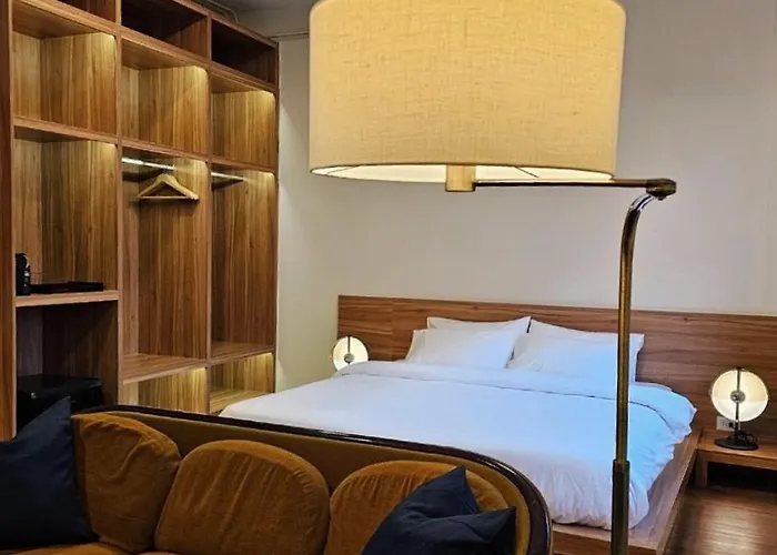 Yaowarat Apartment *