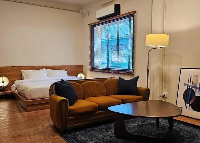 Yaowarat Apartment *